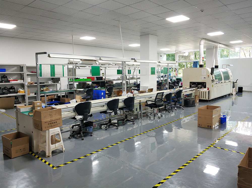 波峰焊及手焊生産車間 波峰焊及手焊生産車間